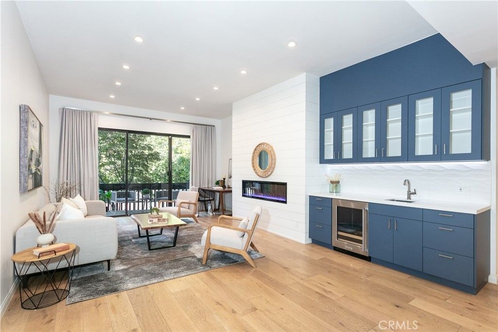 Image 1 of property listing at 12030 Valleyheart 104, Studio City, CA 91604