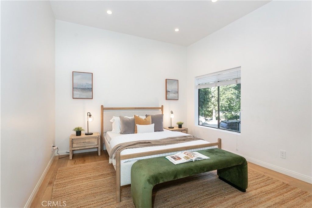 Image 13 of property listing at 12030 Valleyheart 104, Studio City, CA 91604