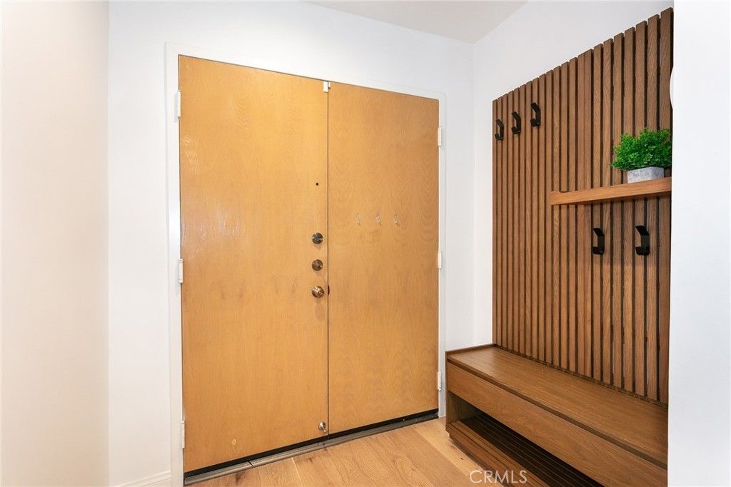 Image 16 of property listing at 12030 Valleyheart 104, Studio City, CA 91604