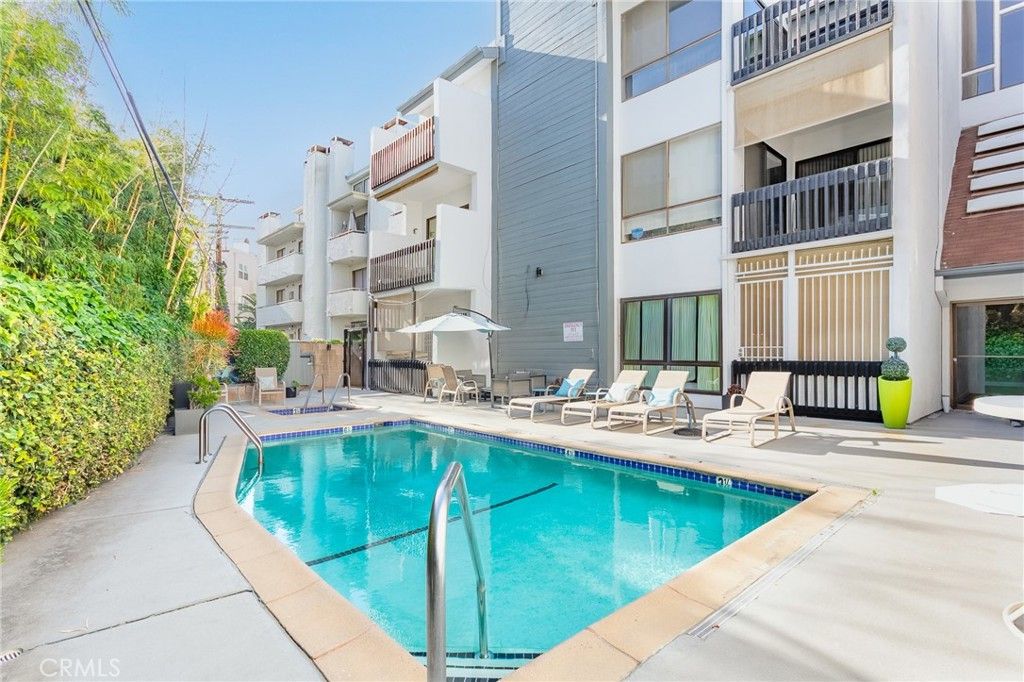Image 19 of property listing at 12030 Valleyheart 104, Studio City, CA 91604