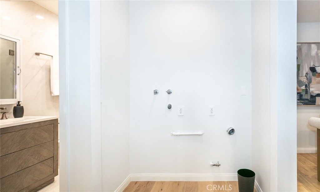 Image 21 of property listing at 12030 Valleyheart 104, Studio City, CA 91604