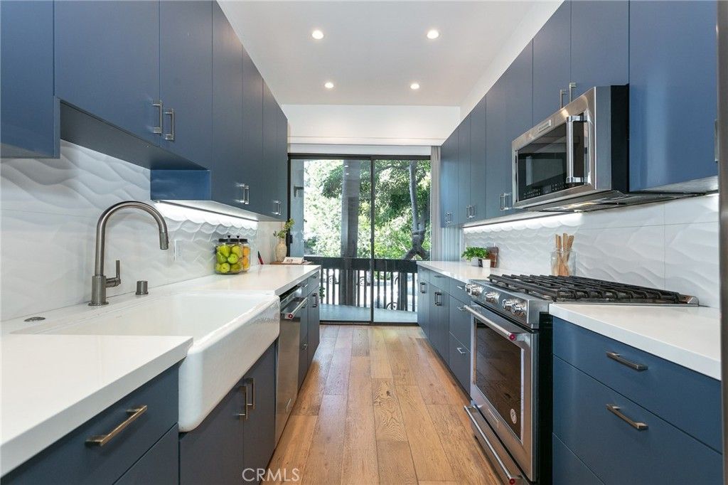 Image 4 of property listing at 12030 Valleyheart 104, Studio City, CA 91604