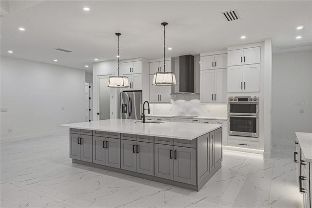 14080 SYDNEY ROAD, Dover, FL 33527