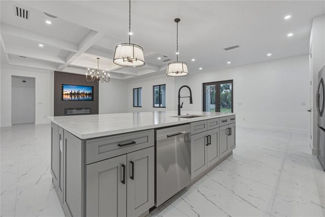 14080 SYDNEY ROAD, Dover, FL 33527