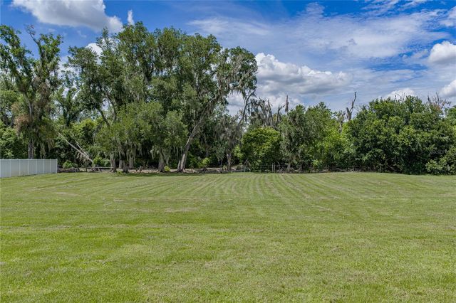 14080 SYDNEY ROAD, Dover, FL 33527