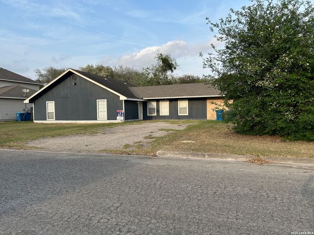 501 E Bowie, Beeville, TX 78102