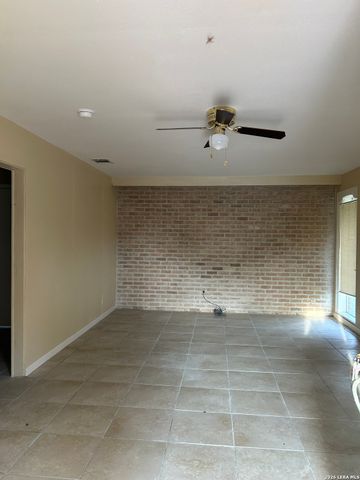 501 E Bowie, Beeville, TX 78102