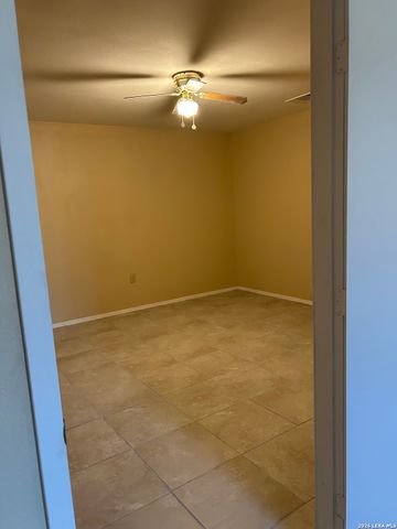 501 E Bowie, Beeville, TX 78102