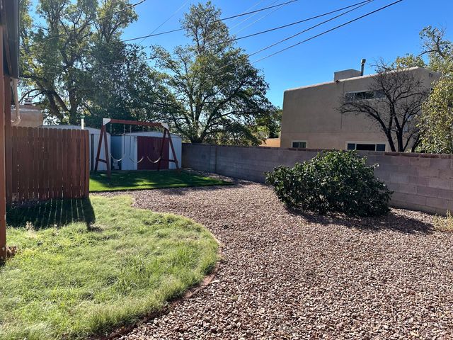 2009 June Street NE, Albuquerque, NM 87112