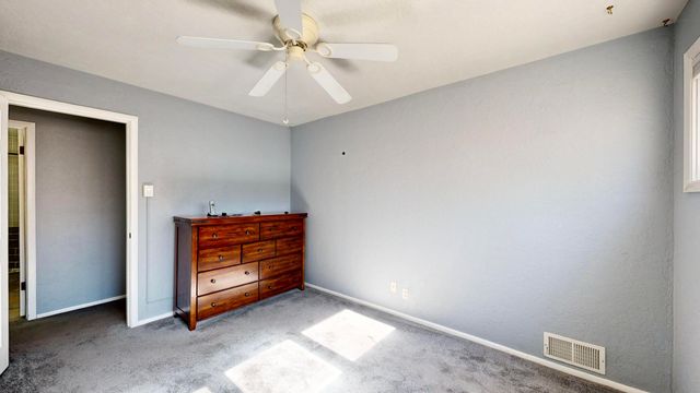 2009 June Street NE, Albuquerque, NM 87112