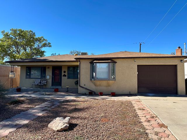 2009 June Street NE, Albuquerque, NM 87112