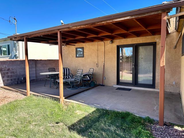 2009 June Street NE, Albuquerque, NM 87112