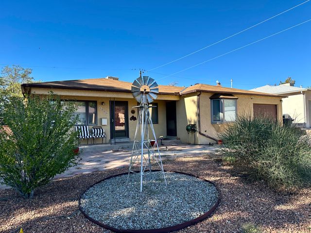 2009 June Street NE, Albuquerque, NM 87112