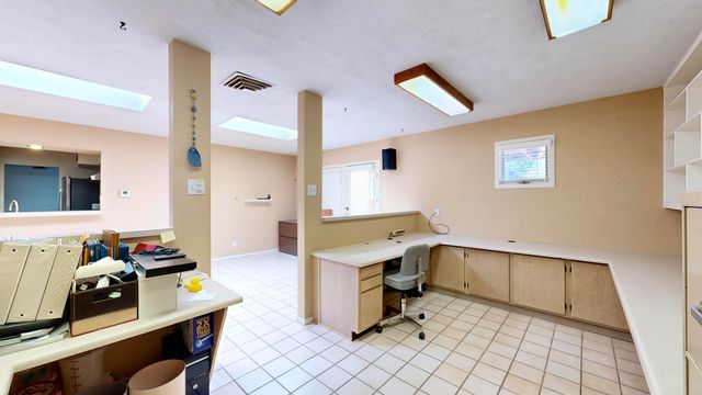 2009 June Street NE, Albuquerque, NM 87112