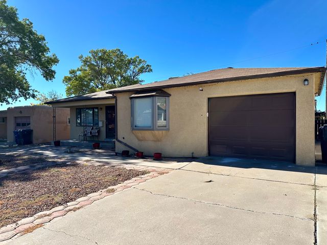 2009 June Street NE, Albuquerque, NM 87112