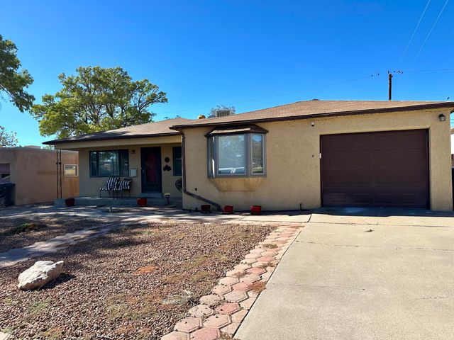2009 June Street NE, Albuquerque, NM 87112