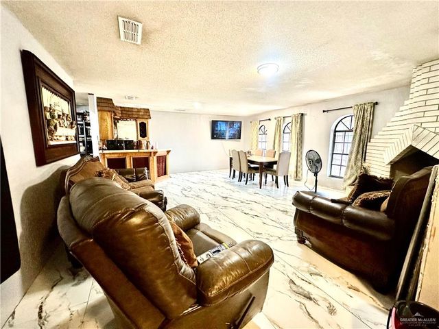 607 N Mariposa Street, Rio Grande City, TX 78582