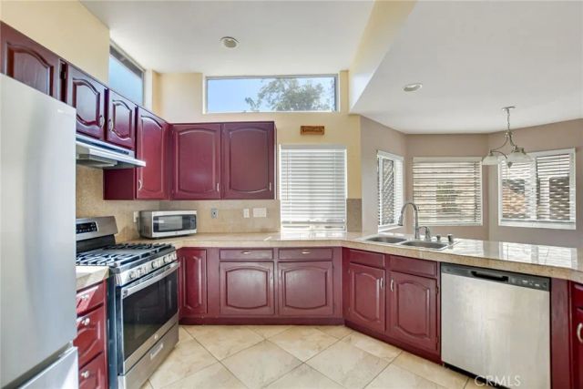 39607 Via Dominique, Murrieta, CA 92563