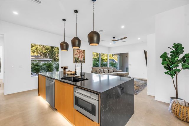 2305 TEMPLE STREET, Sarasota, FL 34239