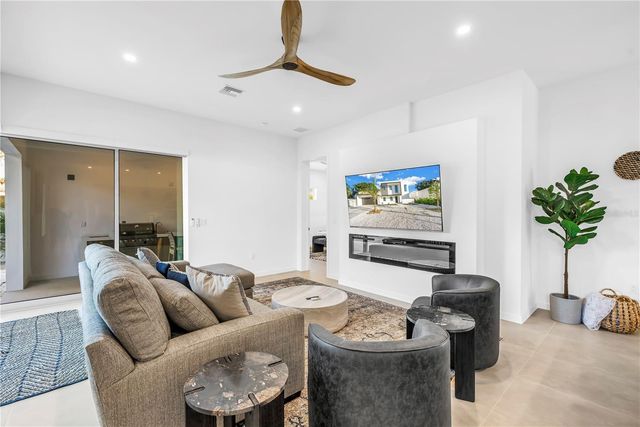 2305 TEMPLE STREET, Sarasota, FL 34239