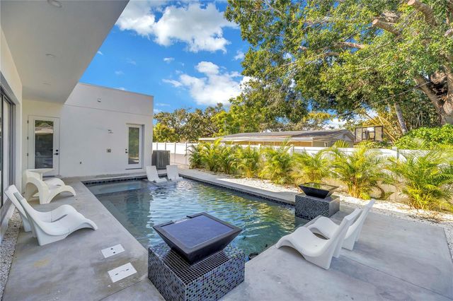 2305 TEMPLE STREET, Sarasota, FL 34239