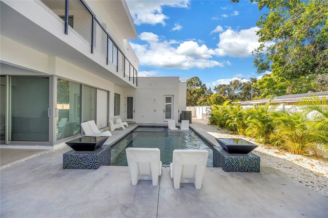 2305 TEMPLE STREET, Sarasota, FL 34239
