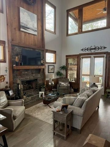 5 Upper Knoll Drive, Blue Ridge, GA 30513