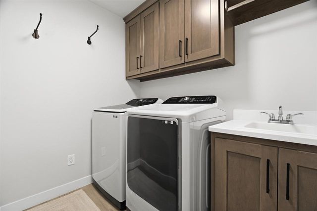 209 RED CEDAR PARKWAY, Kimberly, WI 54136