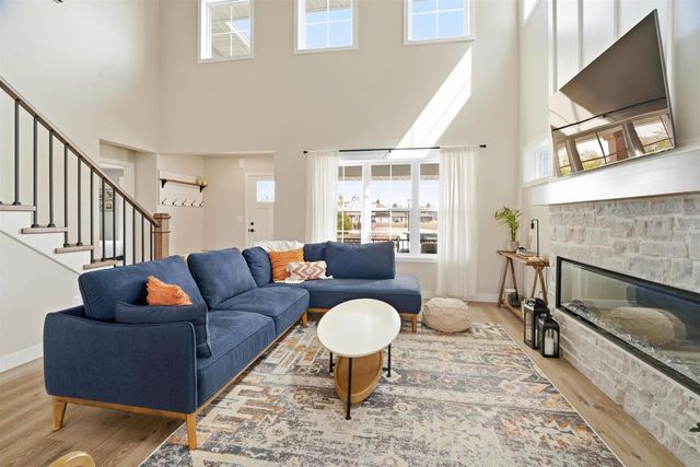 209 RED CEDAR PARKWAY, Kimberly, WI 54136