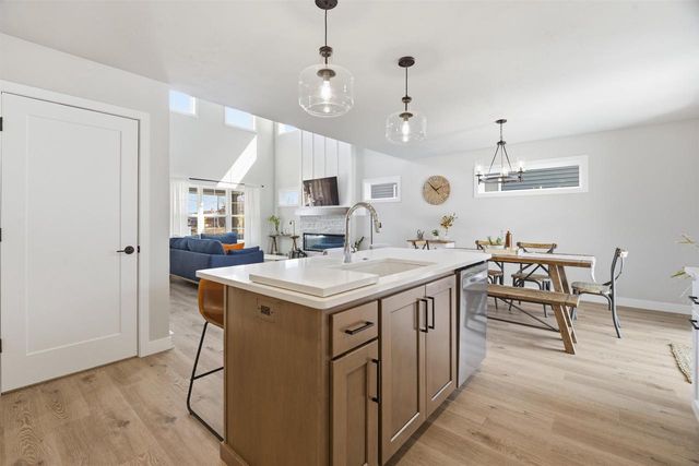 209 RED CEDAR PARKWAY, Kimberly, WI 54136