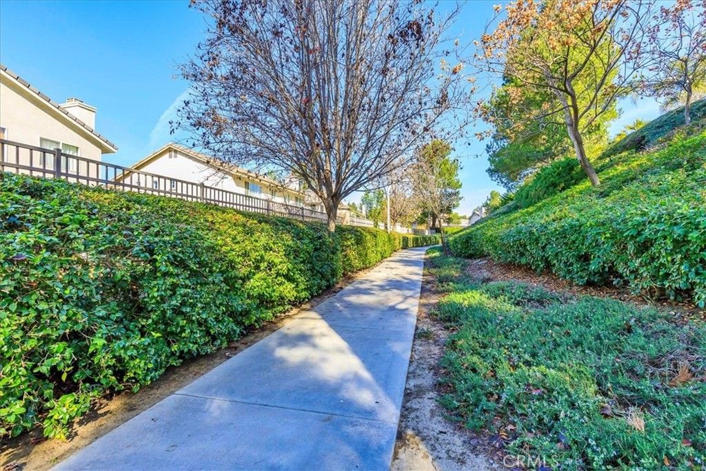 Image 33 of property listing at 43115 Corte Landeros, Temecula, CA 92592