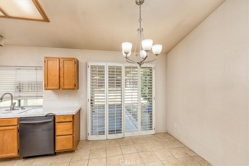 Image 8 of property listing at 43115 Corte Landeros, Temecula, CA 92592