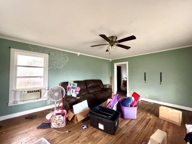 613 W Main Street, Crowley, TX 76036