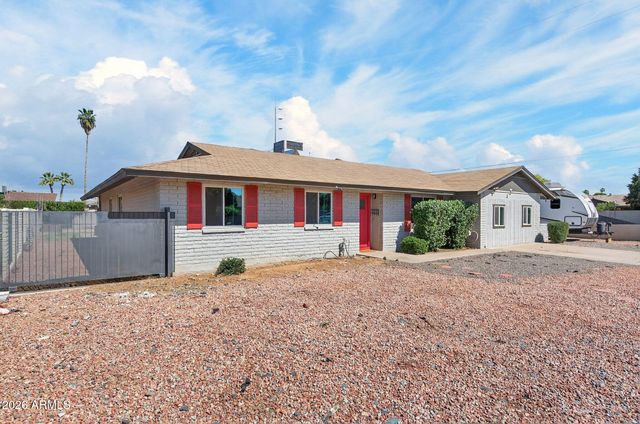 3502 W CINNABAR Avenue, Phoenix, AZ 85051