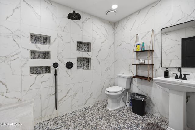 3502 W CINNABAR Avenue, Phoenix, AZ 85051