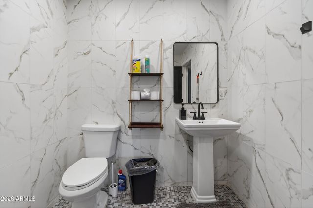 3502 W CINNABAR Avenue, Phoenix, AZ 85051