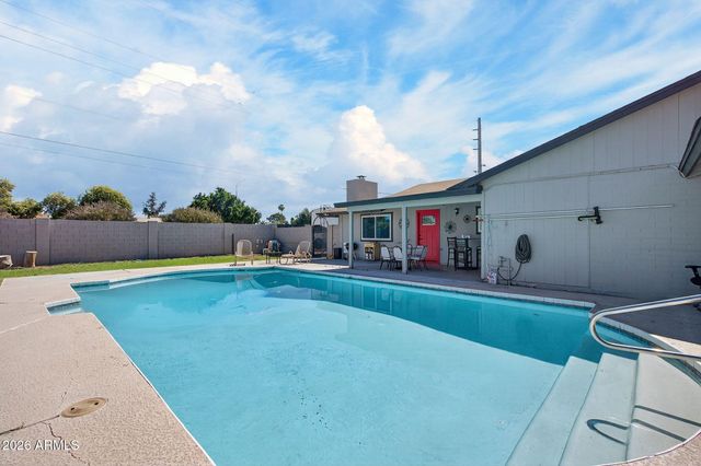 3502 W CINNABAR Avenue, Phoenix, AZ 85051