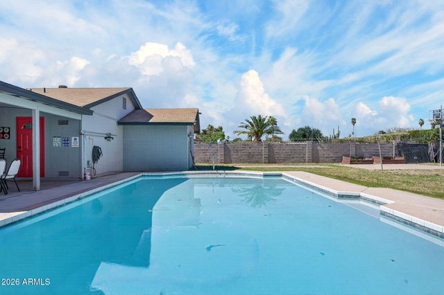 3502 W CINNABAR Avenue, Phoenix, AZ 85051