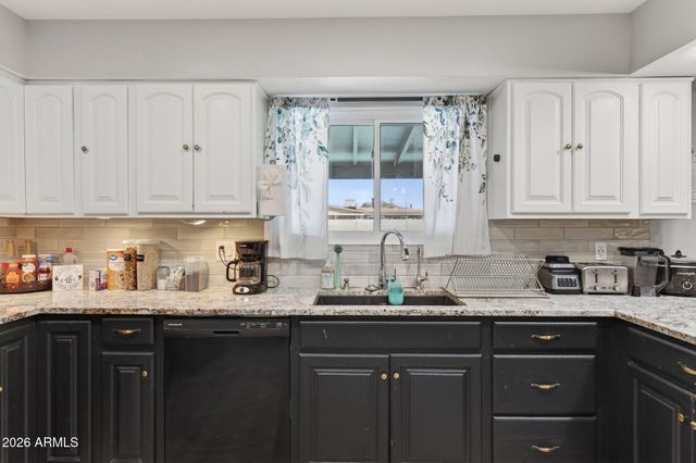 3502 W CINNABAR Avenue, Phoenix, AZ 85051