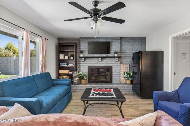 3502 W CINNABAR Avenue, Phoenix, AZ 85051