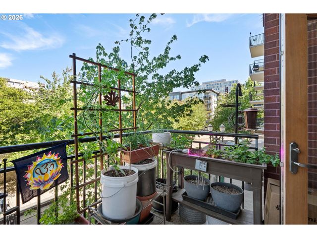1030 Nw JOHNSON St 219, Portland, OR 97209