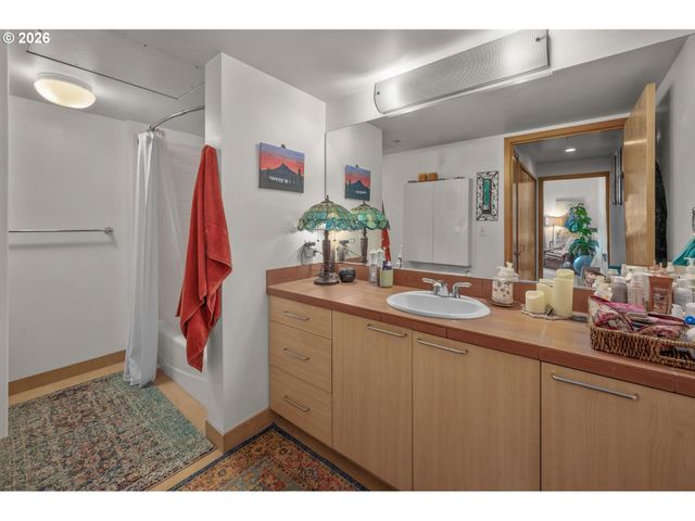 1030 Nw JOHNSON St 219, Portland, OR 97209