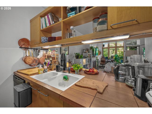 1030 Nw JOHNSON St 219, Portland, OR 97209