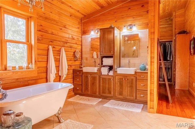 24606 Pike 248, Louisiana, MO 63353