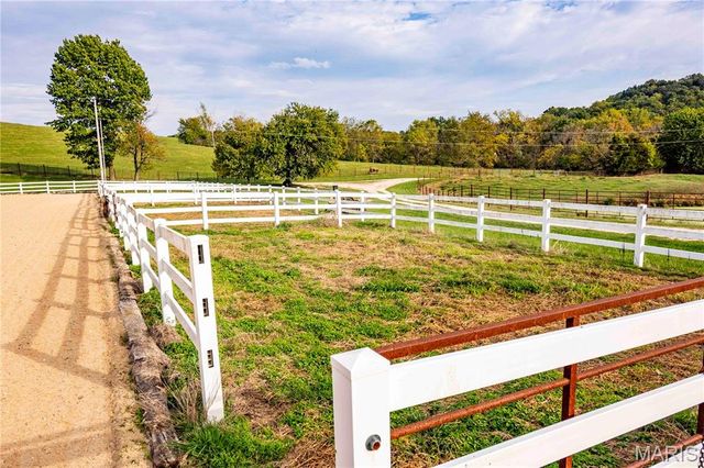 24606 Pike 248, Louisiana, MO 63353