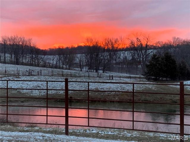 24606 Pike 248, Louisiana, MO 63353