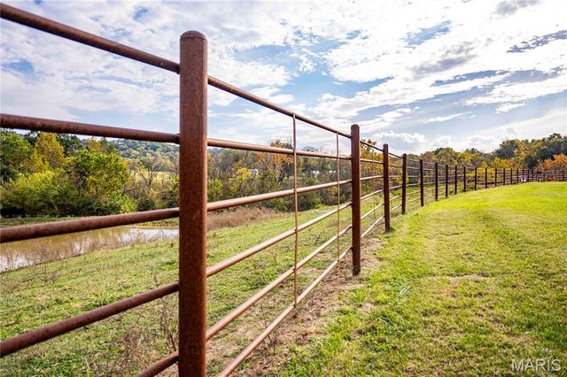 24606 Pike 248, Louisiana, MO 63353