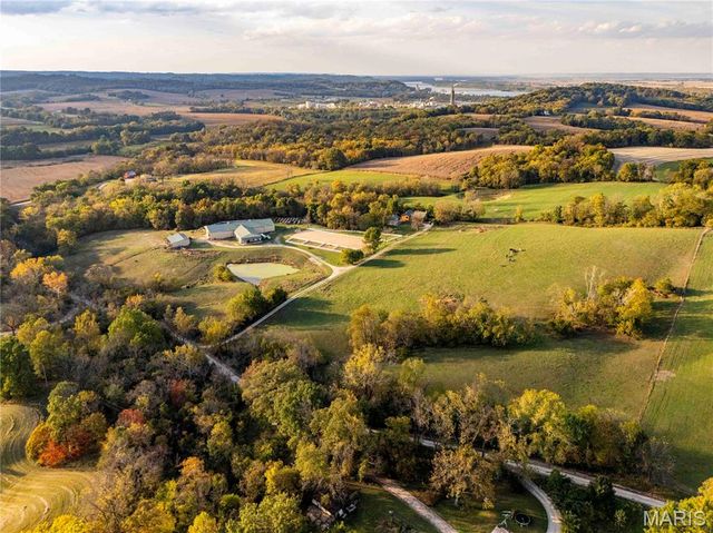 24606 Pike 248, Louisiana, MO 63353