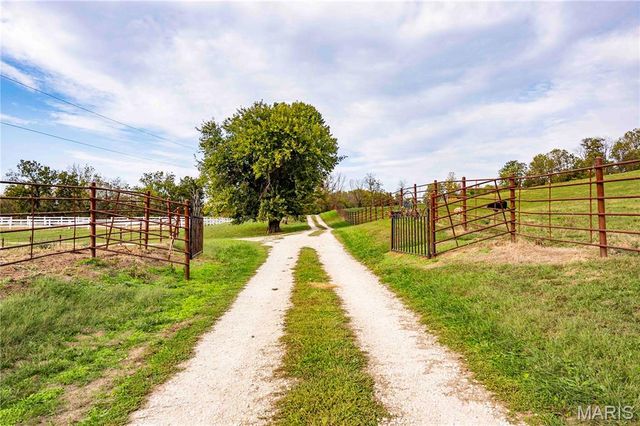 24606 Pike 248, Louisiana, MO 63353