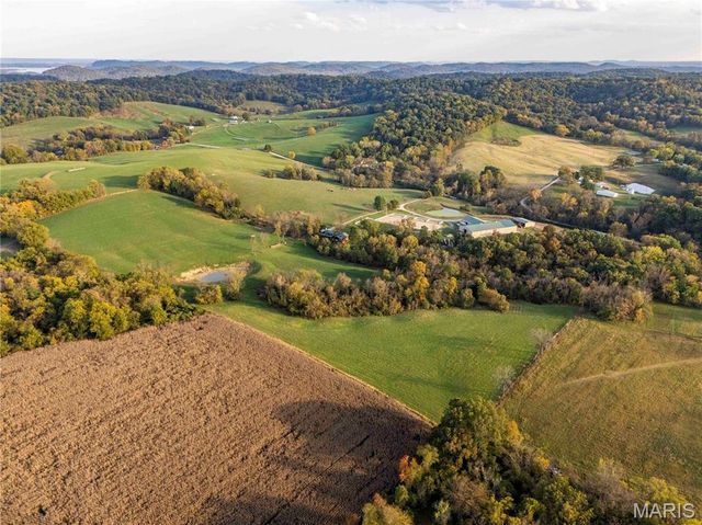 24606 Pike 248, Louisiana, MO 63353